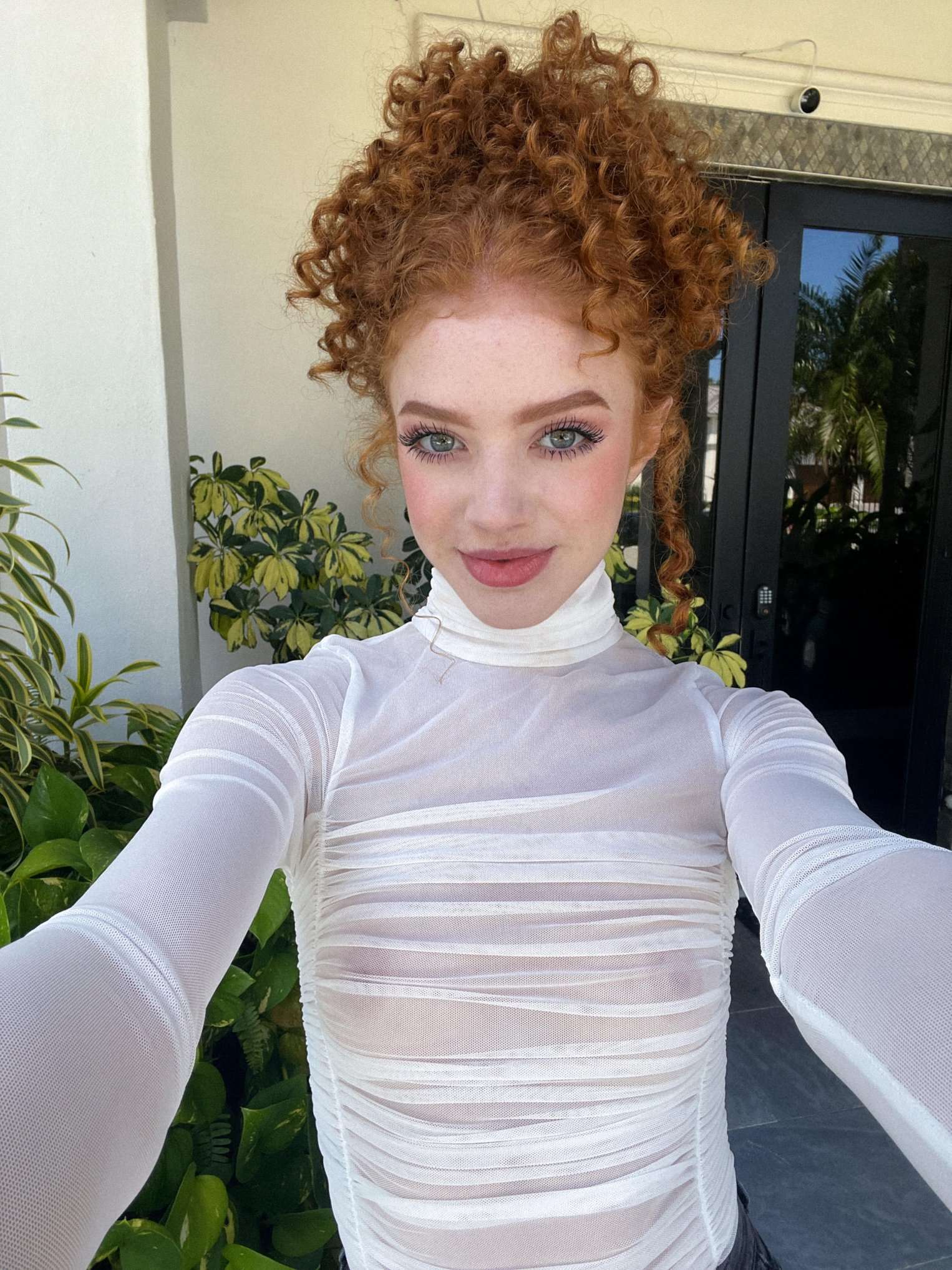 ����������