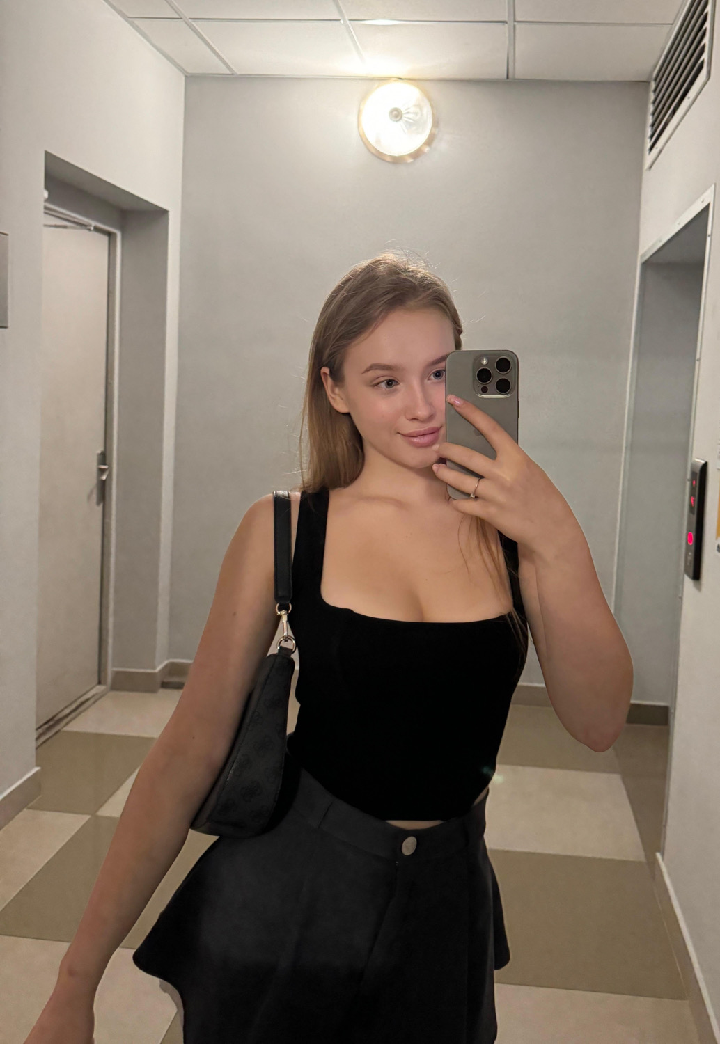 ����������